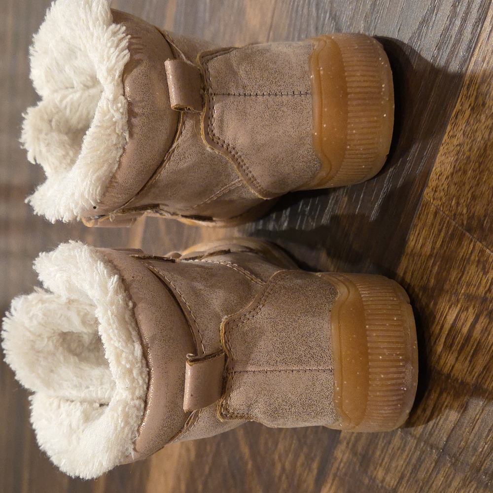 Cat & Jack Toddler Girl Light Pink Winter Boots with Faux Fur - Picture 5 of 9
